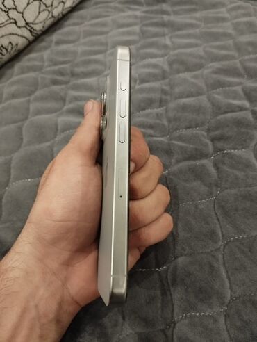 кнопочный телефон apple: IPhone 15 Pro, Серебристый
