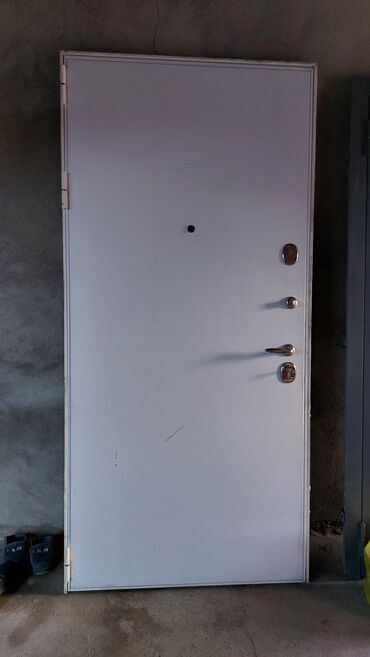 металл строй: Входная дверь, Металл, цвет - Белый, Б/у, 217 * 103, Самовывоз
