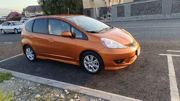 срочно фит сатылат: Honda Fit: 2010 г., 1.5 л, Автоматтык, Бензин, Хетчбек