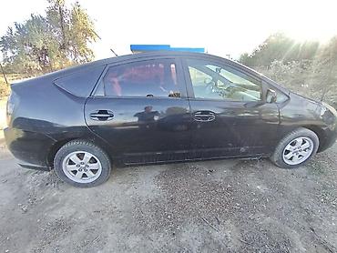 prius 2005: Toyota Prius: 2004 г., 1.5 л, Гибрид — 9