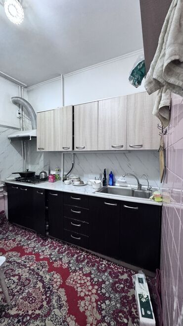 токмаке дом: 3 комнаты, 70 м², 105 серия, 3 этаж, Старый ремонт