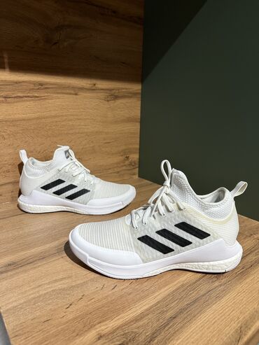 Кроссовки и спортивная обувь: Adidas Crazyflight 
Волейбол үчүн кроссовка 
Америкадан келген 🇺🇸