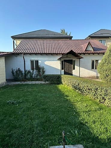 Продажа коттеджей и домов: Просторный двухэтажный дом с ухоженным зеленым участком. - — 22