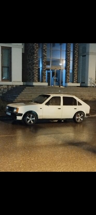 kreditle avtomobil: Opel Kadett: 1.5 л | 1985 г. | 556600 км Седан