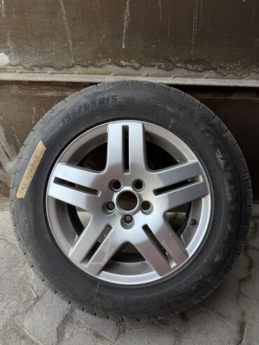 Диски: Диски R 15 Volkswagen, Комплект, отверстий - 5, Б/у at lalafo.kg Диски: Диски R 15 Volkswagen, Комплект, отверстий - 5, Б/у