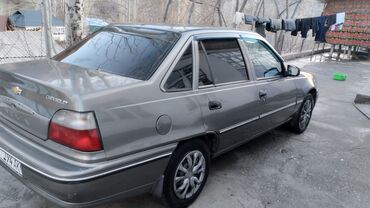 срочно срочно продаю: Daewoo Nexia: 1994 г., 1.5 л, Механика, Бензин, Седан