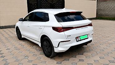 byd e2 2025: BYD E2: 2023 г., Электромобиль, Хэтчбэк — 6