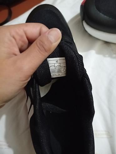 Спорттук бут кийим: Кроссовки Adidas, размер 42 (указан на ярлыке). - Цвет: черный верх — 4