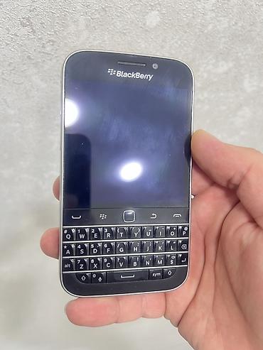 Blackberry Classic, rəng - Qara, Düyməli