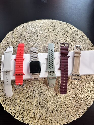 видеонаблюдение бишкек цена: Умные часы Apple Watch с корпусом серебристого цвета и черным экраном