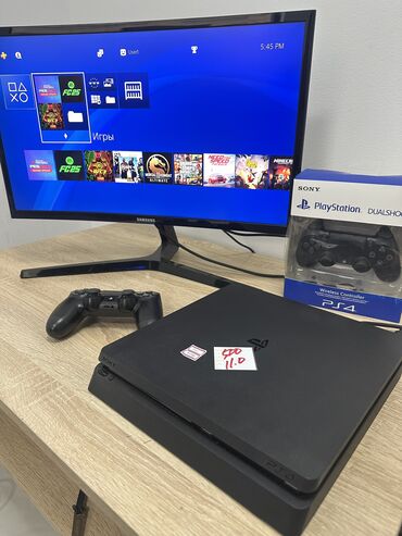 куплю sony playstation 3: Продаю прошитую Sony PlayStation 4 слим, 500 гб. Приставка привозная