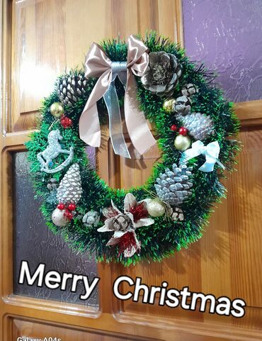 Yeni il oyuncaqları və bəzəkləri: Yeni il və Milad qapı bəzəyi – əl işidir Qiymət 13-25 AZN-DİR. - — 1