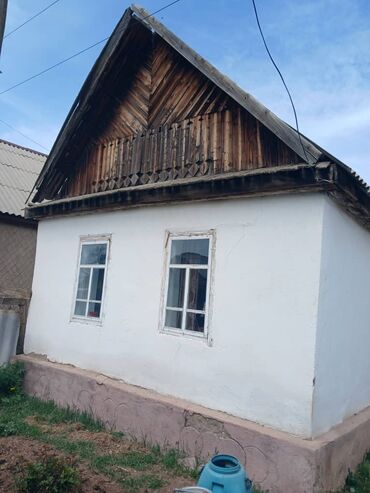 дом район церкви: 1 м², 2 комнаты, Старый ремонт Без мебели
