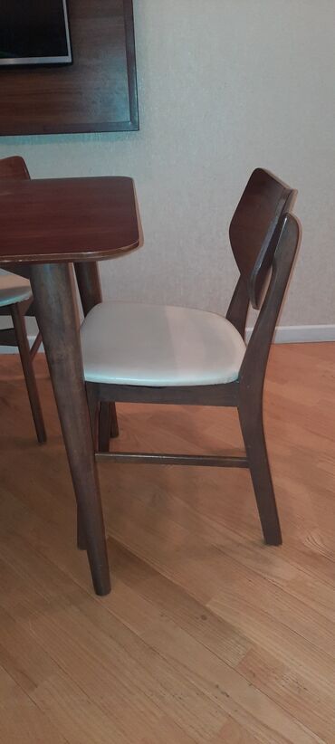 Masa və oturacaq dəstləri: Mətbəx üçün, İşlənmiş, Açılmayan, Dördbucaq masa, 6 stul — 9