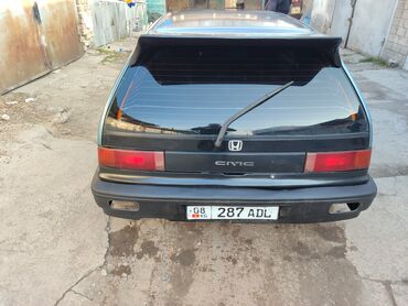 Honda: Honda Civic: 1989 г., 1.6 л, Механика, Бензин, Хэтчбэк at lalafo.kg — 3 Honda: Honda Civic: 1989 г., 1.6 л, Механика, Бензин, Хэтчбэк — 3
