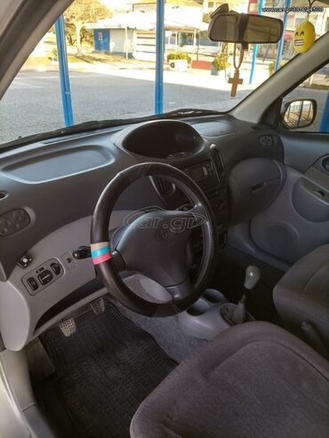 Toyota: Toyota Verso: 1.3 l. | 2002 έ. Χάτσμπακ — 13