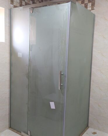 Duş kabinaları, arakəsmələr: Yeni Arakəsmə, Pulsuz çatdırılma — 24