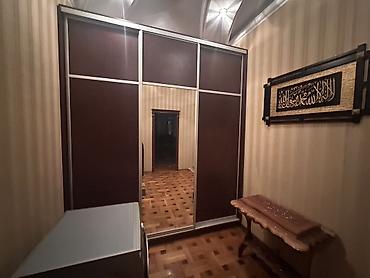 qarderob otagi: İşlənmiş, 3 qapılı, Təkərli, Qəhvəyi, Kupe, Düz dolab — 2