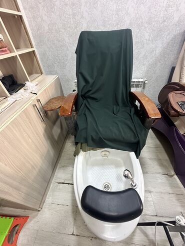 Salon, tibbi kreslolar: Təcili! Pedikur kreslosu stulu satılır işlək vəziyətdə. Qiymət 70 azn