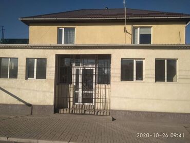 офис в бизнес центре: Сдам этот 2- эт дом 200 кв м, под бизнес. Все коммуникации, По