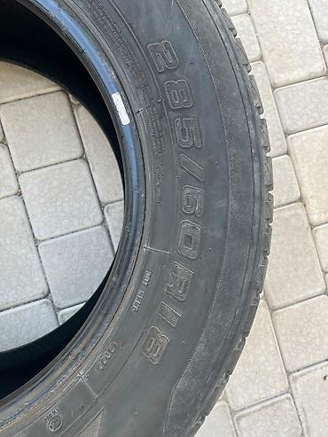 колеса 28560r18: Продаю шины 3- шт,1- порван. ECOSAVER. Произведено в Китае. 285/60/R18 — 6