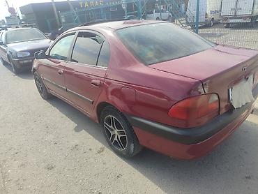 Унаа сатуу: Toyota Avensis: 1998 г., 2 л, Кол менен иштөөчү, Бензин, Седан — 3