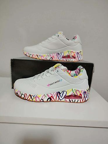 nike patike online: Skechers Bele patike sa vazdušnim uloškom i motivima srca - Model 1 — 2
