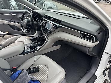 650: Toyota Camry: 2019 г., Бензин — 4
