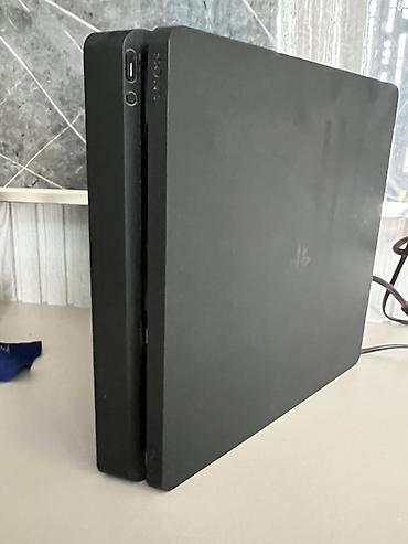 playstation controller: Игровая консоль Sony PlayStation 4 Slim (черная) - Форм‑фактор Slim — 3