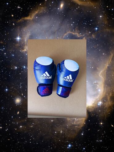 Маски, очки: Adidas markalı göy rəngdə boks əlcəkləri. Sadece bir defe istifade