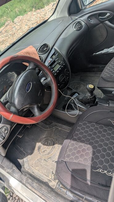 Ford: Ford Focus: 2002 г., 1.8 л, Механика, Дизель, Хэтчбэк — 6