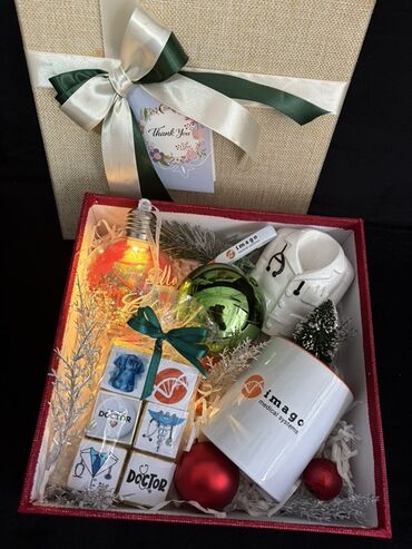 aile sekilleri profil ucun: Hədiyyə qutusu – tibbi mövzu Stil və zərifliklə yığılmış bayram