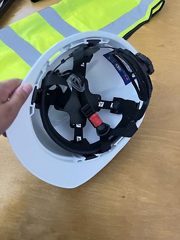 Спецодежда: СПЕЦОДЕЖДА И СИЗ Работаешь — значит защищаешься правильно. У нас at lalafo.kg — 5 Спецодежда: СПЕЦОДЕЖДА И СИЗ Работаешь — значит защищаешься правильно. У нас — 5