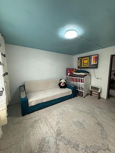 Продажа коттеджей и домов: Продается дом в ж/м Дордой Продается уютный дом. Материал стен: саман — 2