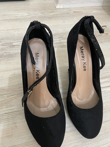 замшевые туфли на каблуках: Туфли 36, цвет - Черный