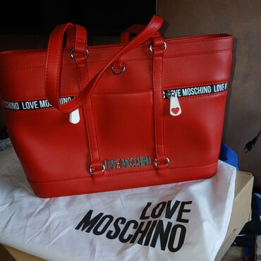 torba wolt: Torba za rame, Moschino, Materijal: Veštačka koža na lalafo.rs torba wolt: Torba za rame, Moschino, Materijal: Veštačka koža