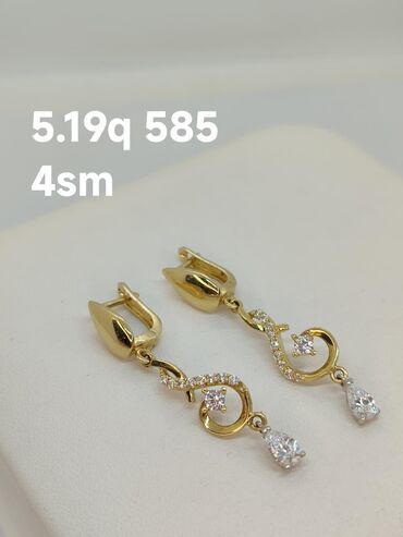 Zərgərlik dəstləri: Dəstə daxildir: Sırğa, Sarı qızıl, 585 Əyar -da lalafo.az — 35 Zərgərlik dəstləri: Dəstə daxildir: Sırğa, Sarı qızıl, 585 Əyar — 35