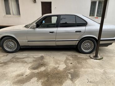машина range rover: BMW 5 series: 1991 г., 2 л, Механика, Бензин, Седан