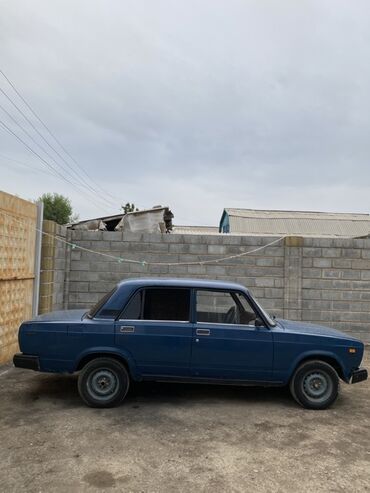 Продажа авто: ВАЗ (ЛАДА) 2107: 1.6 л, Механика, Бензин, Седан