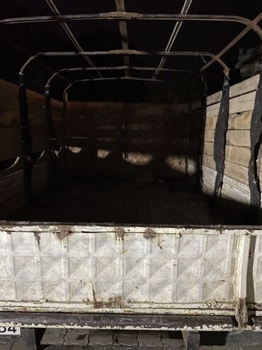 Yük maşınları: Yüngül yükdaşıma üçün praktiki bortlu yük maşını. Xüsusiyyətlər: - Ağ — 5