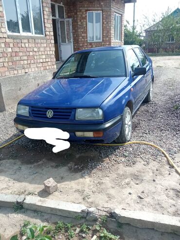 Volkswagen Vento: 1994 г., 1.8 л, Механика, Бензин