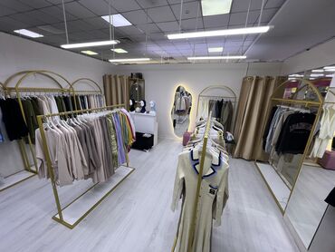 Кронштейны, стойки: Кронштейны Стеллажи Стойки Вешала Столы ресепшен Раскладочные — 18