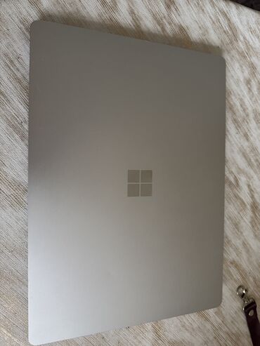 mini notebook computer: 8 GB, 12.5 "