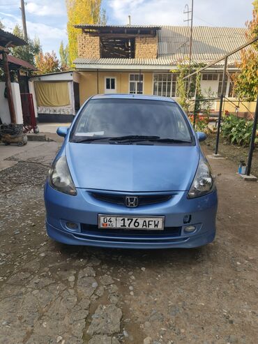 аварийная продаю: Honda Fit: 2001 г., 1.5 л, Автомат, Бензин, Хэтчбэк