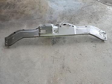 mercedes 210 ehtiyyat hissəsi: Məhsul: Avtomobil üçün arxa panel/baqaj kilidi traversi (metal karkas — 1
