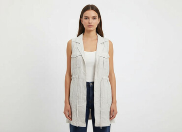 kurtki wiosenne do biegania: Trendyol, Women`s waistcoat, size S