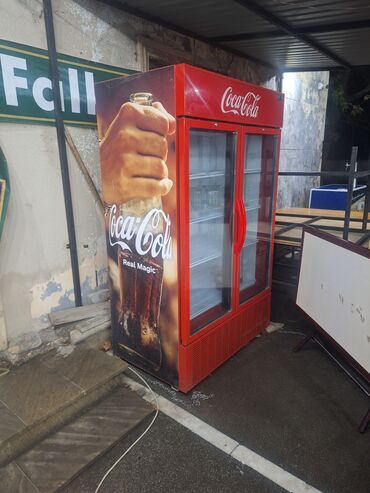 Soyuducu vitrinləri: Coca‑Cola brendli vitrinin soyuducusu - Tip: İki qapılı, şüşə