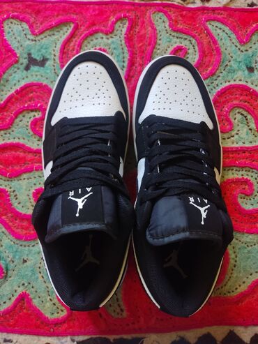 жорданы кроссовки: Мужские кроссовки, 40, Air Jordan, Новый, цвет - Черный, Бесплатная доставка, Платная доставка