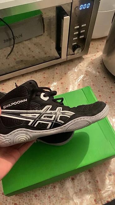Бутсы: Борцовки ASICS 39 размер 
СРОЧНО ПРОДАЮ — 2