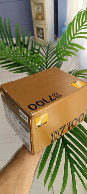 lens nikon: Nikon 7100 Kit
Lens 18-55 mm
Shutter 12k